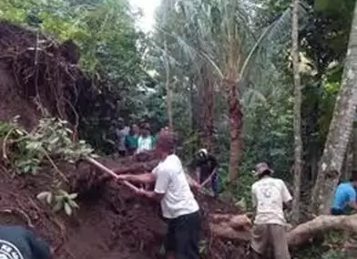 Peran Linmas Desa dalam Membangun Kesadaran Gotong Royong
