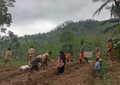 Membangun Pertanian Berkelanjutan di Bantarmangu Cilacap:  Pemilihan Tanaman yang Beradaptasi dengan Lingkungan Lokal
